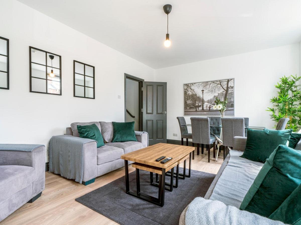 Pass The Keys Spacious Queens Uni Beside Cafes And Restaurants Apartment *