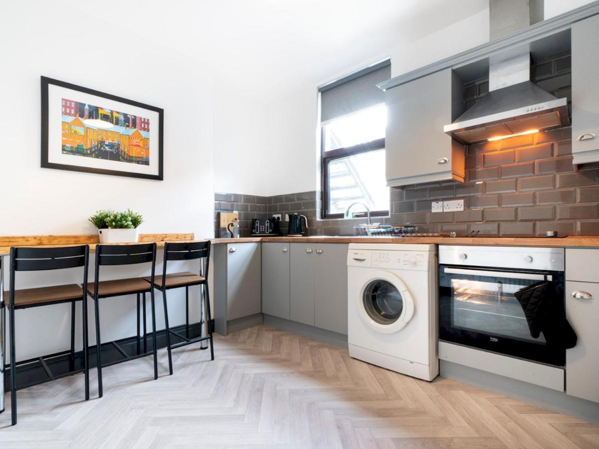 Apartment Pass The Keys Spacious Queens Uni Beside Cafes And Restaurants Belfast