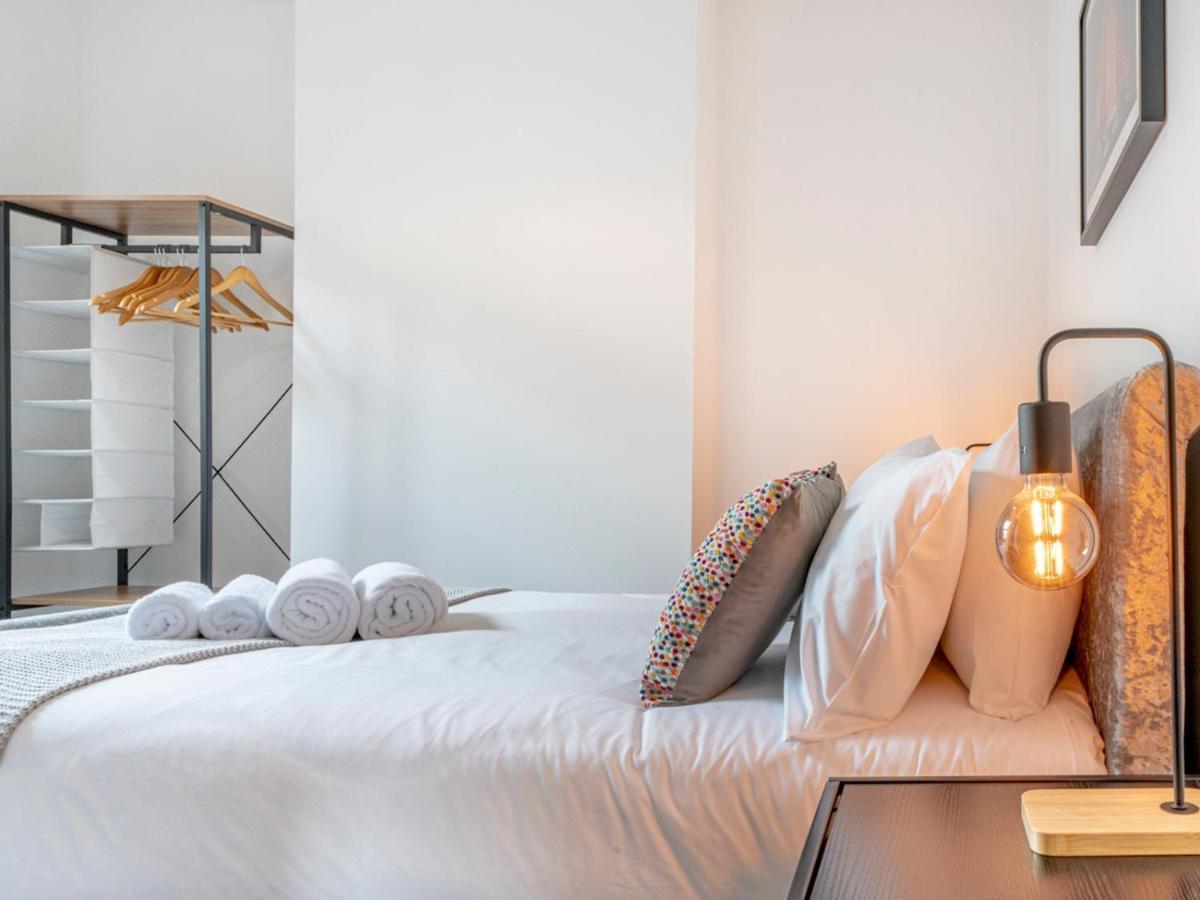 Pass The Keys Spacious Queens Uni Beside Cafes And Restaurants Apartment *